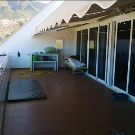 Spacious In 165 M² With Shared Pool