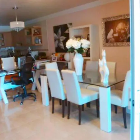 Spacious In 165 M² With Shared Pool