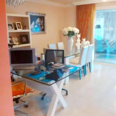 Spacious In 165 M² With Shared Pool Apartment