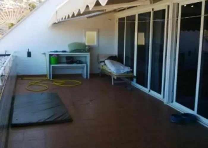 Spacious In 165 M² With Shared Pool