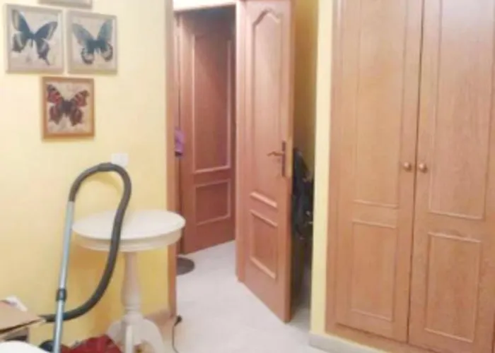 Spacious In 165 M² With Shared Pool 아데제